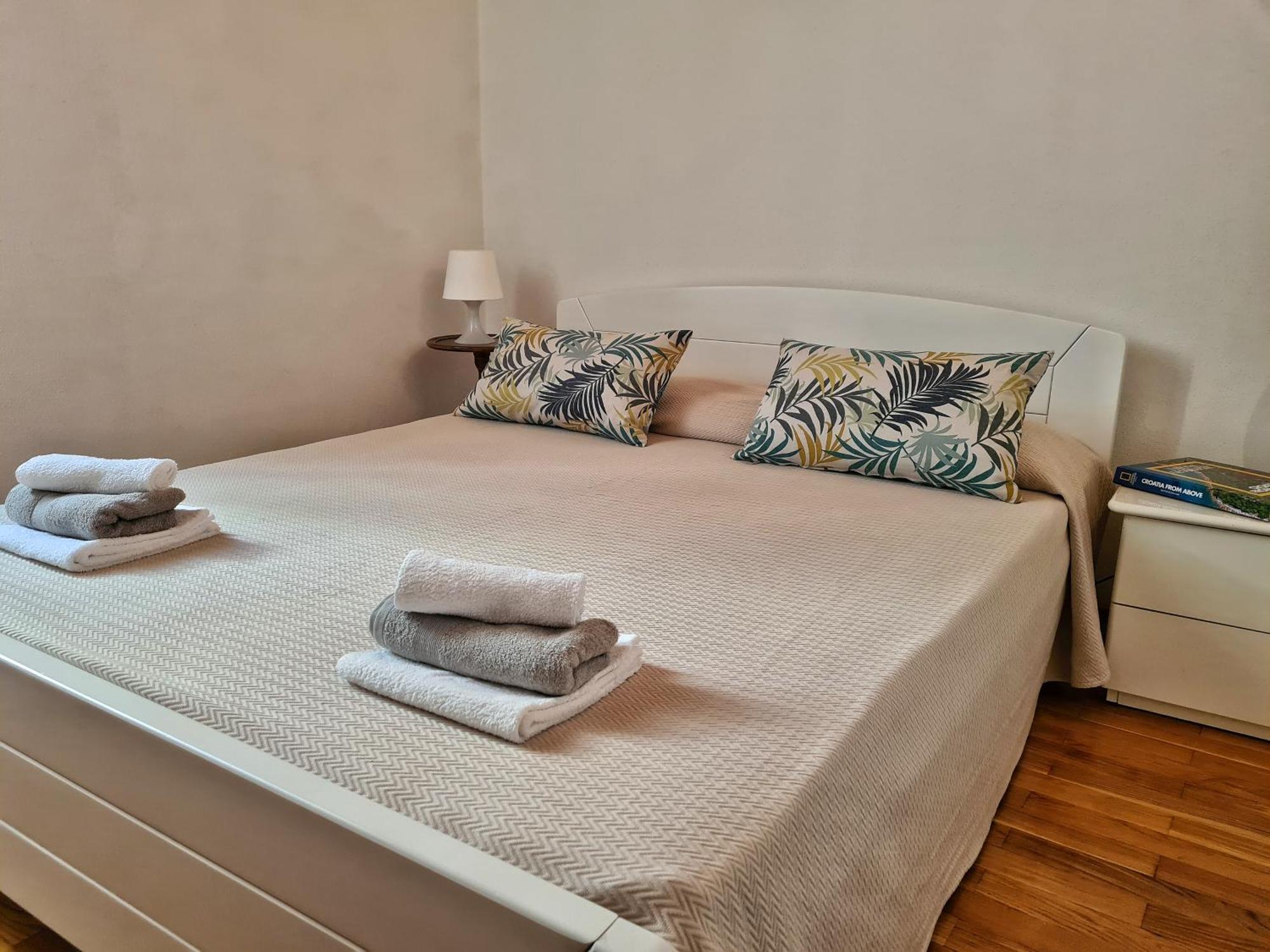 Fortezza - Hvar Old Town Apartment Хвар Номер фото